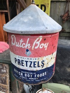 Pretzel Can light by Michael Petrie